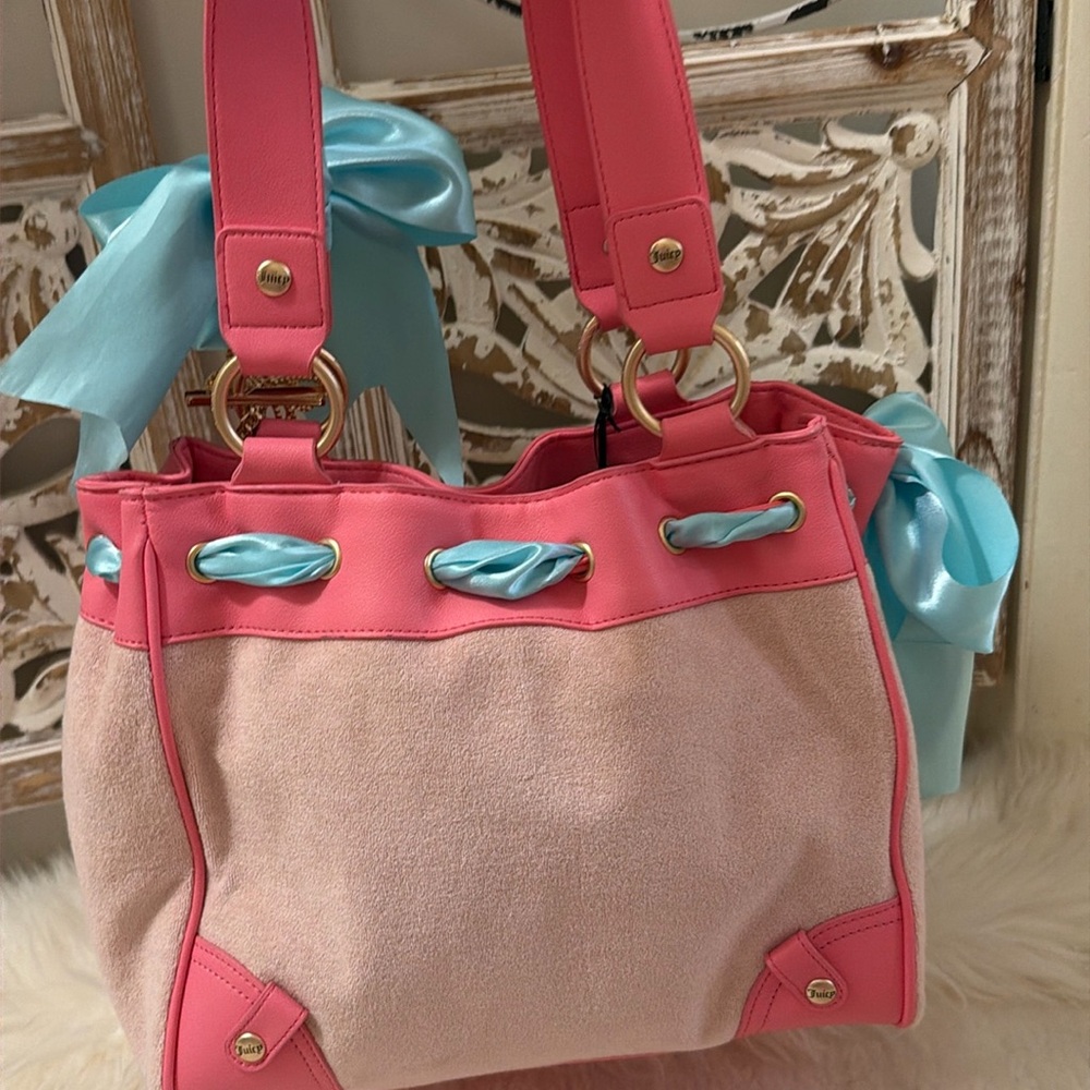 Juicy Couture Pink and Cream Daydreamer embellished with bows and bling🩷 - Picture 6 of 11